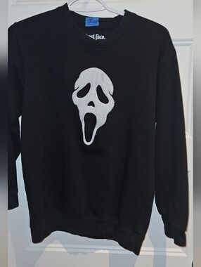 🌷2/$10🌷Black Crewneck Sweatshirt with White Graphic